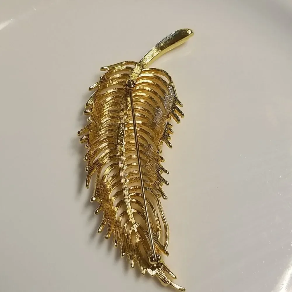 Vintage: 60's Monet Leaf Brooch